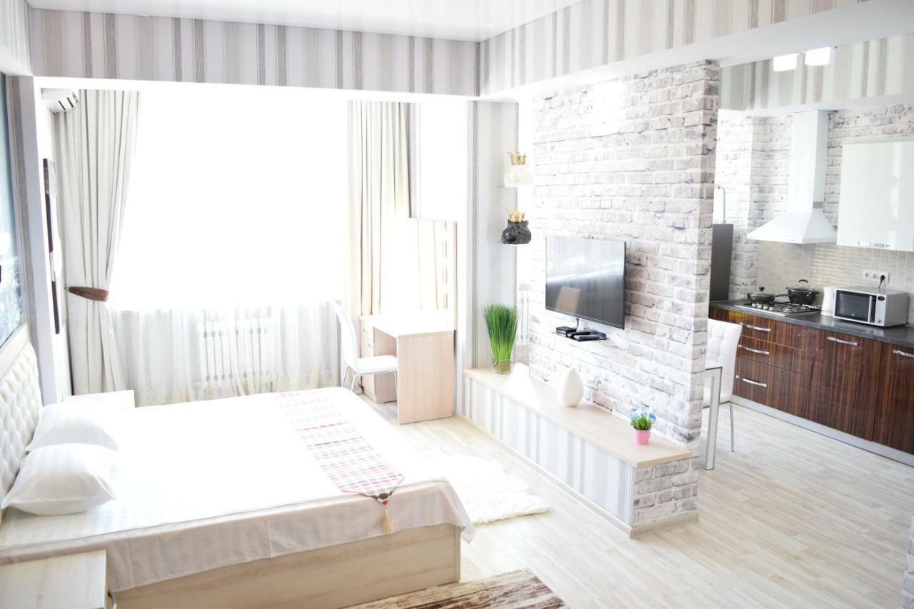 Apartment With Good View In The Center Bishkek Exterior photo